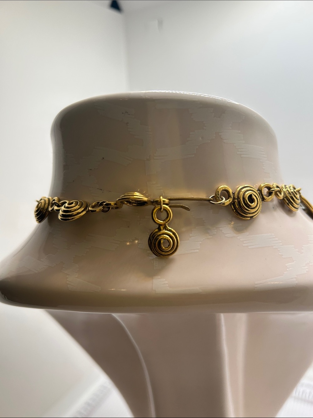 Vintage Goldette Gold Circular Disc Bib Necklace with Clear Crystal Drops - Picture 7 of 13